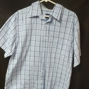 Short-sleeve button-up dress shirt